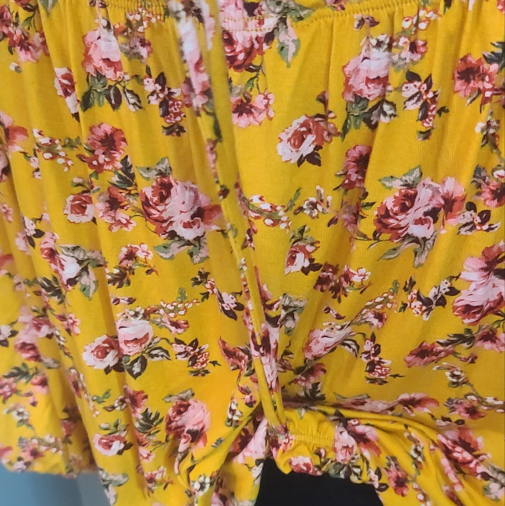 SOLD Off The Shoulder Floral Adjustable Multi Wear  Options Blouse - Picture 5 of 8